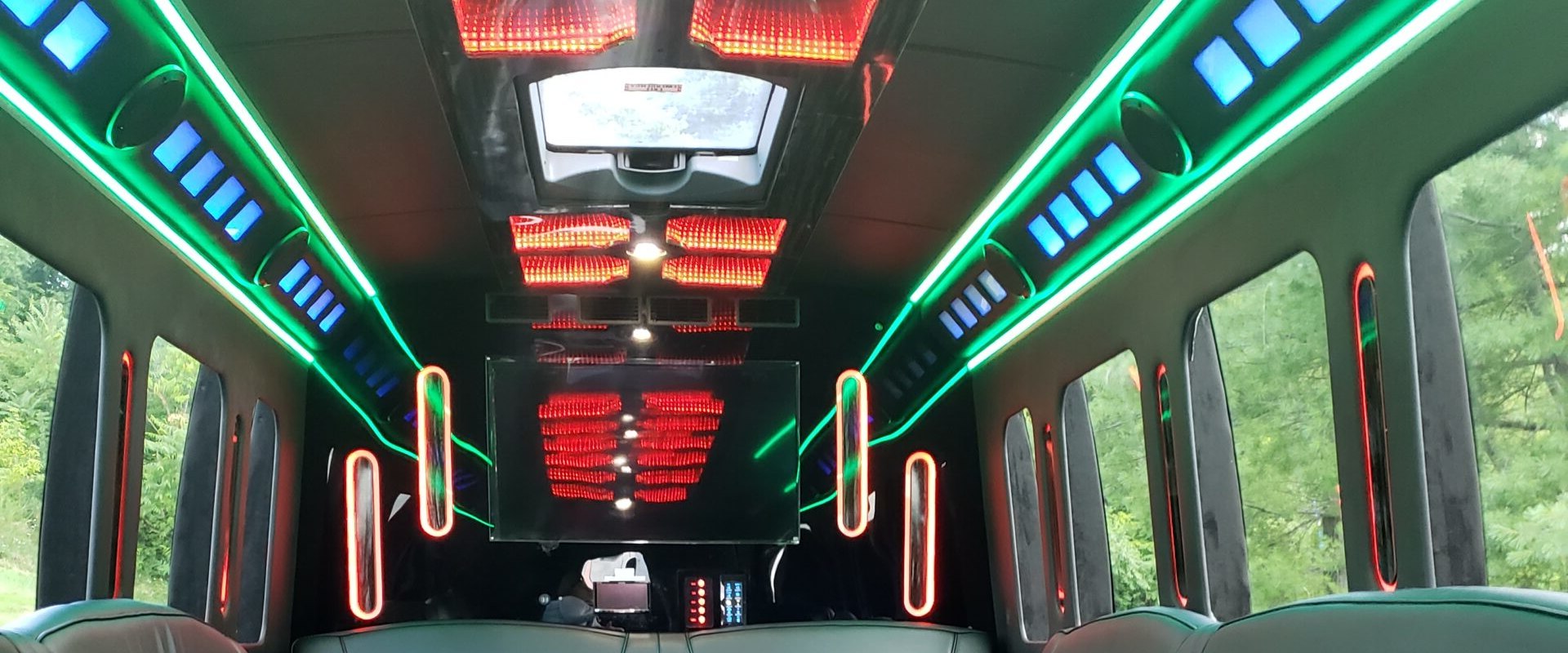 Bachelor/bachelorette party limos in Maryland: A Guide to Luxury Transportation Services