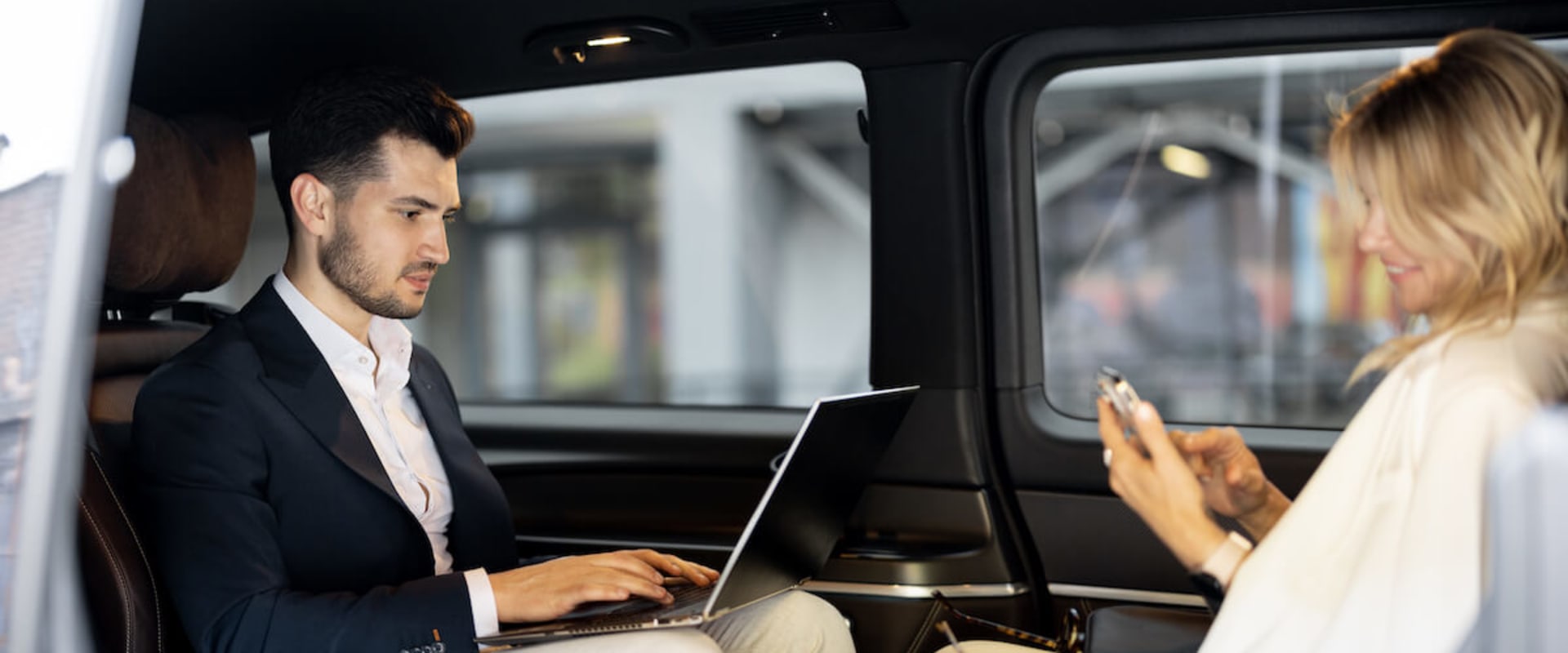 Corporate Retreats and Team Building Events: The Ultimate Guide to Luxury Transportation in Maryland